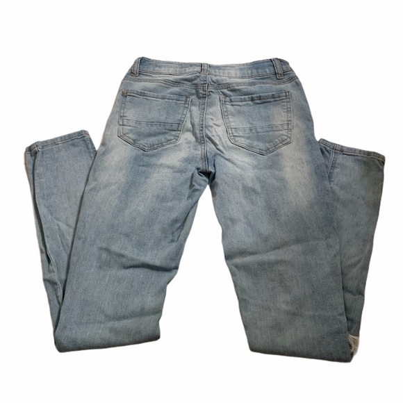 Refuge Juniors Size 0 Distressed Jeans - Picture 3 of 6